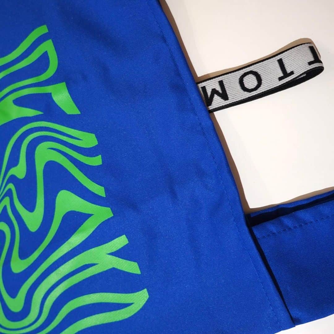 井手綾香さんのインスタグラム写真 - (井手綾香Instagram)「Newグッズ②  マーブルロゴがお気に入りすぎて、色々作りました。笑 こちらはとっても鮮やかなブルーのエコバッグ💙  ◎marble eco bag color：blue price：¥2,200  #IDEAYAKA #井手綾香 #グッズ #エコバッグ」10月3日 19時52分 - ide_ayaka_official