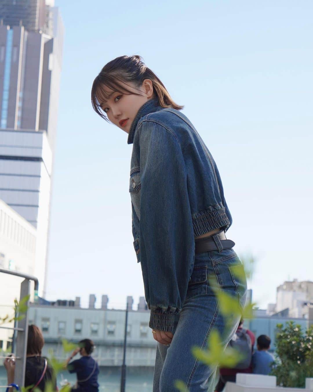 のインスタグラム：「秋が来たり来なかったりする毎日だわさ。」