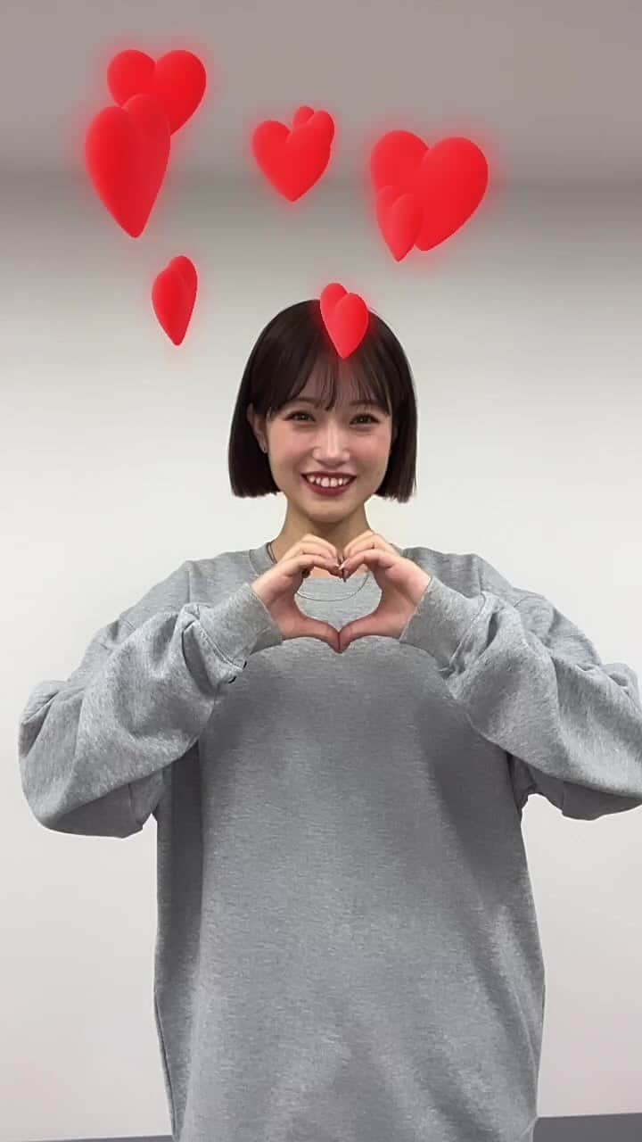 のインスタグラム：「新機能見つけたLIVE🥹💡20:00〜 @amy_official___ インスタライブ🩷お待ちしています☺️」