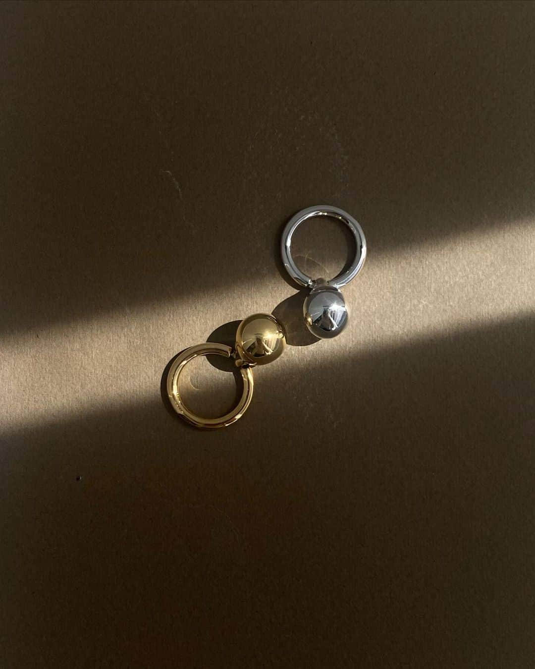 un by Tomoyo Yoshidaのインスタグラム：「_ 直営店 10.21 sat - 10.30 mon OPEN 13:00 - 20:00」