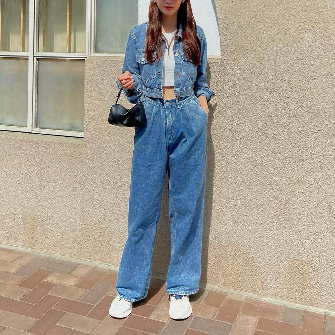 Nagiのインスタグラム：「デニム✖️デニム  outer.bottom. #dholic bag. #therow  shoes. #lacoste   #code#fashion#コーデ#ファッション#デニム」