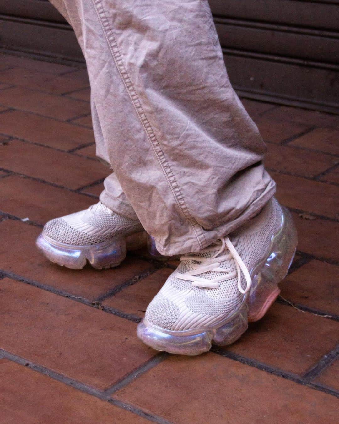 ファッションプレスさんのインスタグラム写真 - (ファッションプレスInstagram)「.  渡邊 莉奈 Rina Watanabe(@_wa__aw_)  24歳・ショップスタッフ  t shirt #古着(ユーズド) #used pants #グラミチ #gramicci sneakers #グラウンズ #grounds shoulder bag #コーチ #coach #oldcoach   #fashionpress #fashionpresssnap」10月3日 20時11分 - fashionpressjp