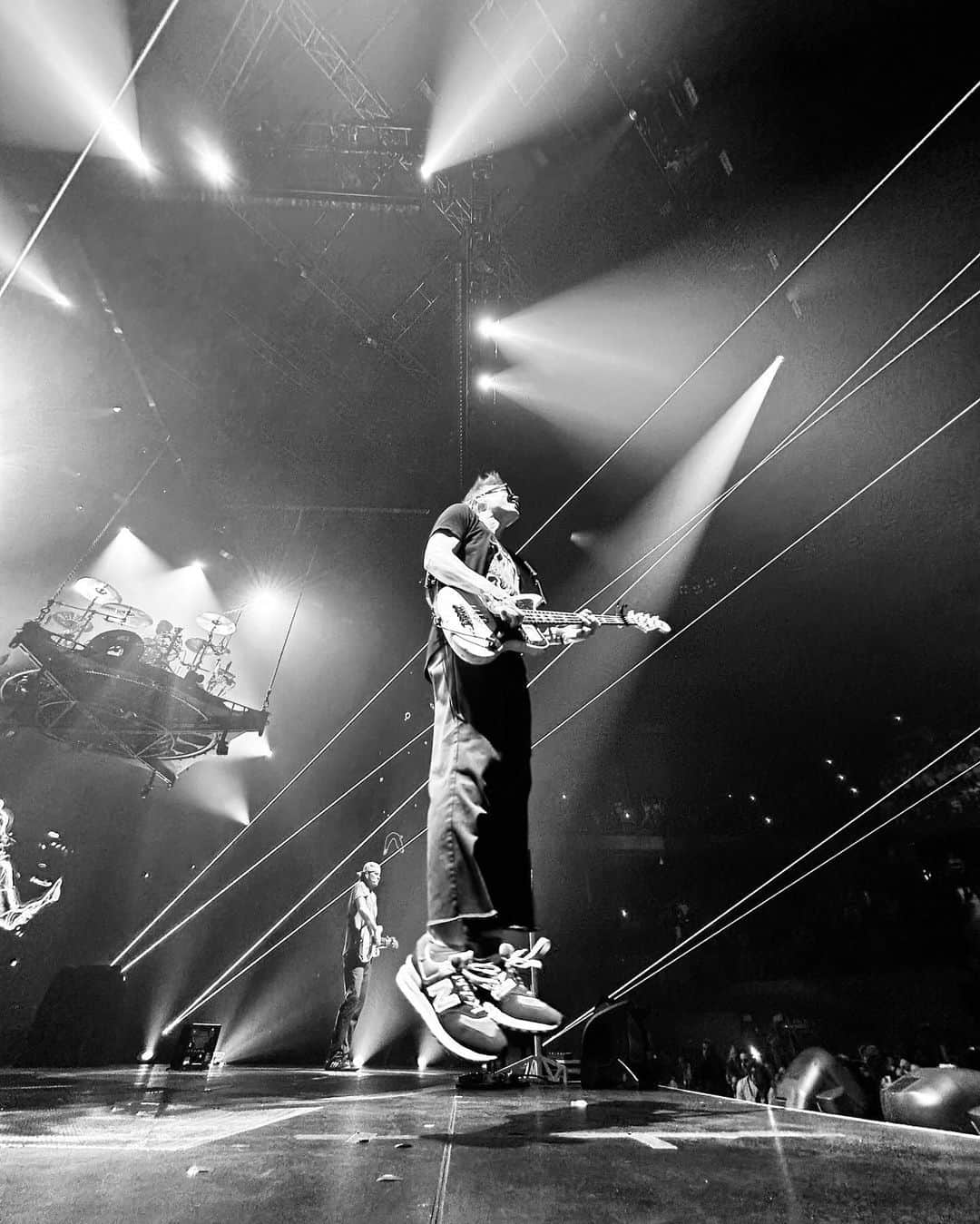 マーク・ホッパスのインスタグラム：「Beaming up to the mothership.  Madrid.」