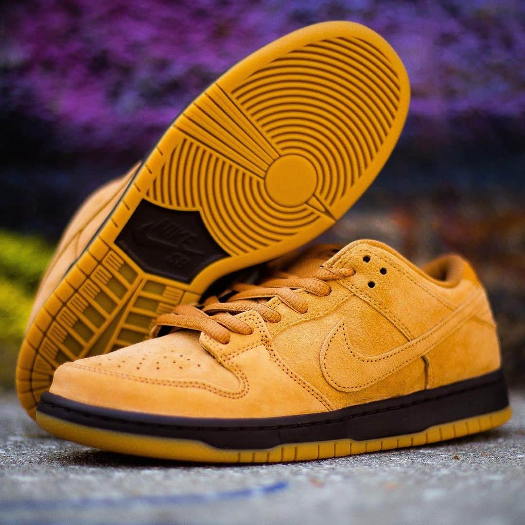 The Berricsさんのインスタグラム写真 - (The BerricsInstagram)「The latest SB Dunk has hit our shelves. This time showcasing an enduring Flax/Wheat/Gum colorway.  ENTER THE RAFFLE NOW 🔗LINK IN @berricscanteen BIO🔗  Winners will receive a notification October 4th. - This raffle registration is limited to one entry per person per style. Any multiple entries from one person will be disqualified. Raffle winners will be contacted via Email which will include instructions on payment details. If you do not comply with stated instructions, your chance to purchase will be forfeited. No refunds or exchanges will be entertained. Complete set of rules are available on the raffle entry link.  #berrics #skateboardingisfun」10月4日 7時02分 - berrics