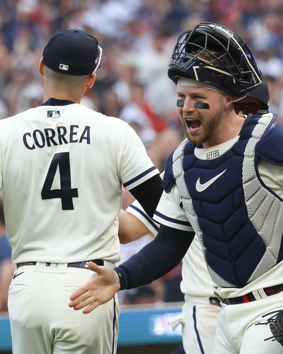 MLBさんのインスタグラム写真 - (MLBInstagram)「Carlos Correa comes out of nowhere. 😤」10月4日 7時04分 - mlb
