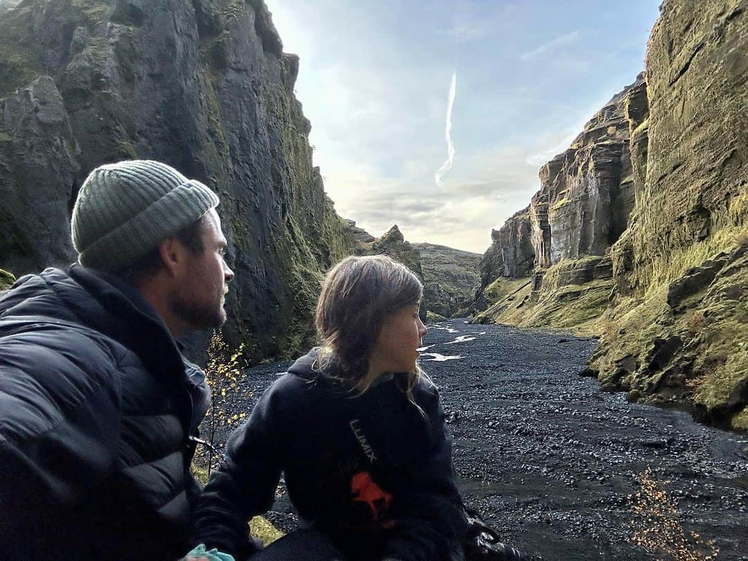 クリス・ヘムズワースのインスタグラム：「One of the most beautiful places I’ve been, thank you Iceland!」