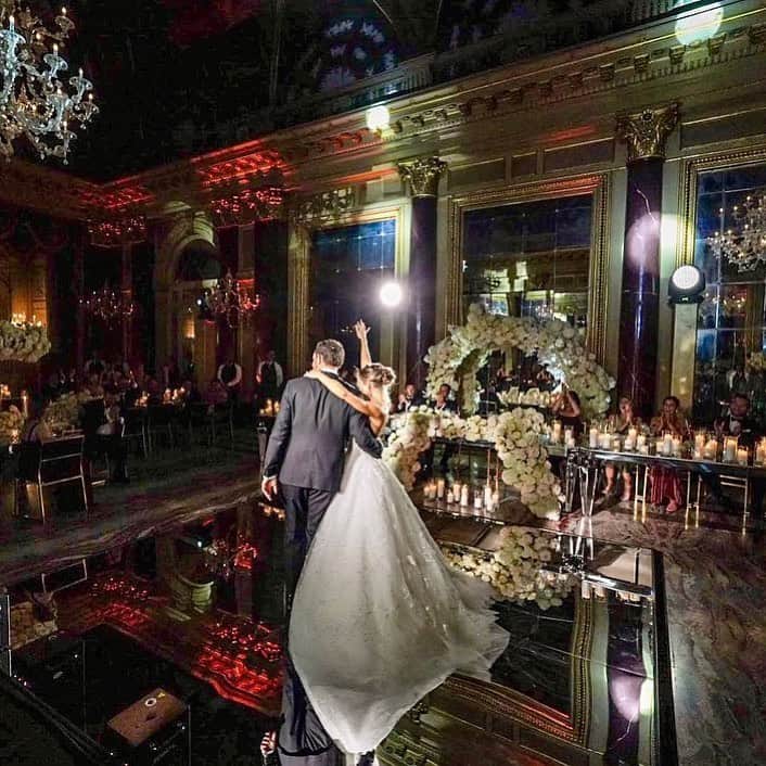 パトリック・キャントレーのインスタグラム：「So incredibly thankful for all the friends and family that joined @nikki_guidish and I on the best day of our lives. 💍」