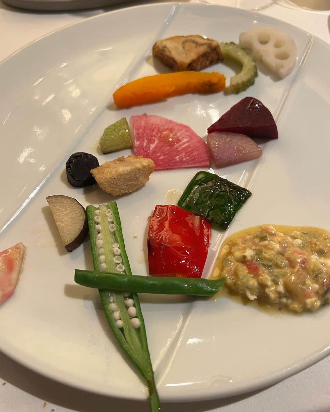 甘糟記子さんのインスタグラム写真 - (甘糟記子Instagram)「昨日はいつメンが五反田のフレンチレストラン　メイにて、私とともえちんのお誕生日お祝いをしてくれました\(//∇//)\ @may_iwata   メイは大好きなお店で、大好きないつメンと美味しくて楽しすぎる時間☆*:.｡. o(≧▽≦)o .｡.:*☆  幸せ〜\(//∇//)\  お料理はいつも本当に美味しくて、そして美しい！  品数も多くて、お茶菓子とかの写真載せきれなかったくらい(≧∀≦)  大食い？のいつメンもみんなお腹パンパンだったよ〜（笑）  息子殿が幼稚園の頃からの付き合いだから、かれこれ9年？10年？ 家族ぐるみで仲良くしてもらってます(๑>◡<๑)  韓国や旅行や食べることが大好きで、趣味が合う（笑） 隙あらばどっか行きたい気持ち満々だしね（笑）  ほんと大人になってからのオタ仲間って最高\(//∇//)\  いつもありがとうね〜☆〜（ゝ。∂）  #大好きな人#オタ仲間#楽しい#いつもありがとう#五反田グルメ#フレンチレストラン#レストランメイ#美味しかった#誕生日お祝い#感謝」10月4日 6時12分 - norihey924