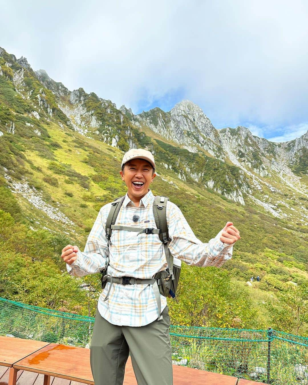 金子貴俊のインスタグラム：「おはようございます。 今日は自然と5時に目覚めて朝活！ 朝の瞑想とヨガをして清々しい朝になりました。 今日も一日、自分が気持ちの良いと思えるものを選択して、充実した素晴らしい一日にできたらと思います。 皆様も素敵な一日をお過ごしください✨ 今日も一日頑張るぞー💪」