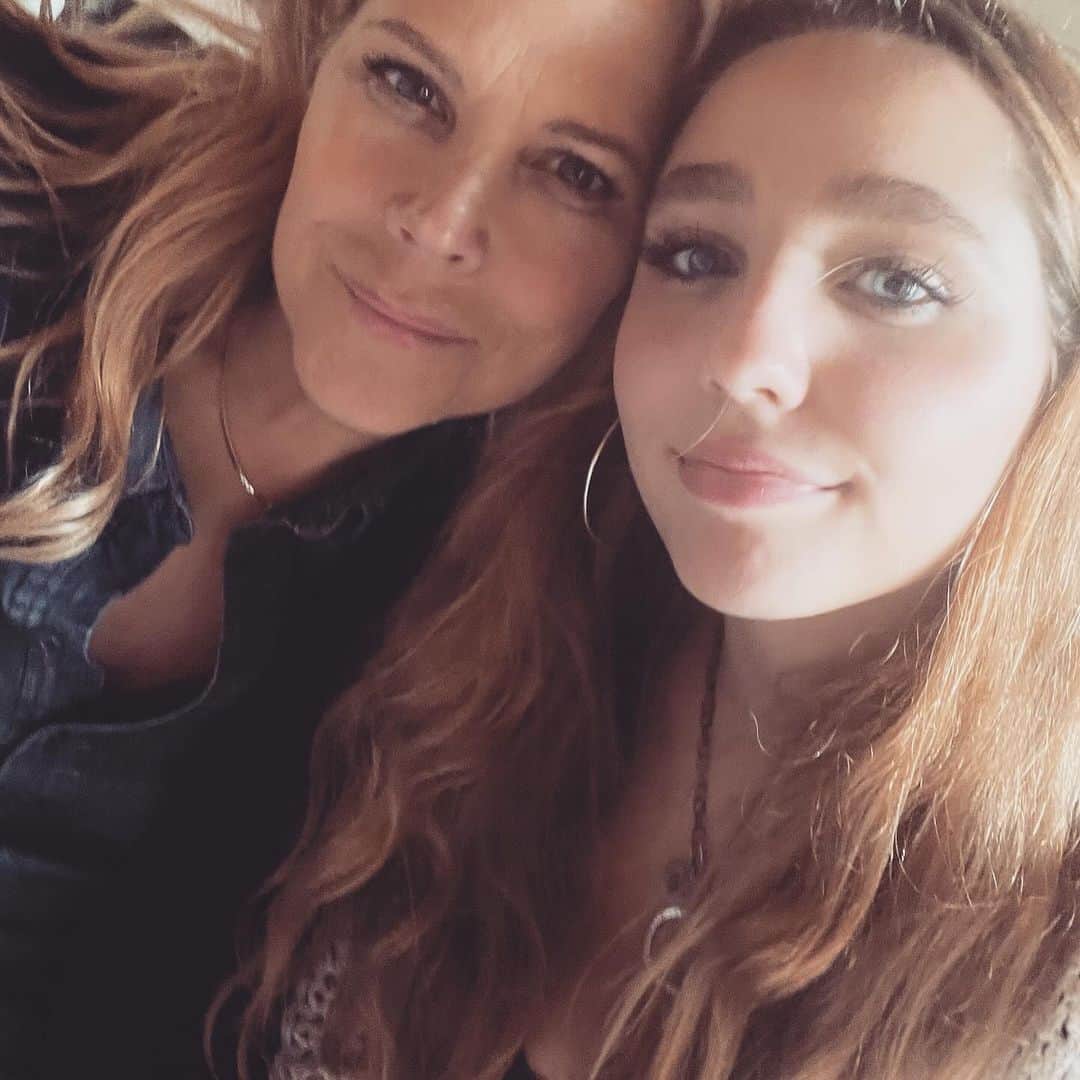 メアリー・マコーマックのインスタグラム：「I was so happy to visit our Rose this weekend as she performed at the Leelanau Uncaged Festival in Northport Michigan. She killed it.  #singersongwriter #festival #originalsong」