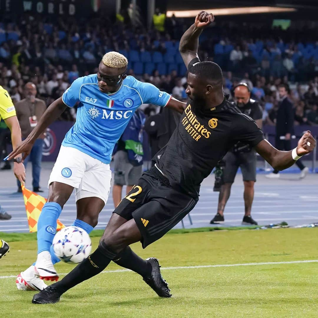 アントニオ・リュディガーさんのインスタグラム写真 - (アントニオ・リュディガーInstagram)「What an intense fight 🔥⚔️🦁 #Hustle #AlwaysBelieve #HalaMadrid #UCL」10月4日 6時48分 - toniruediger