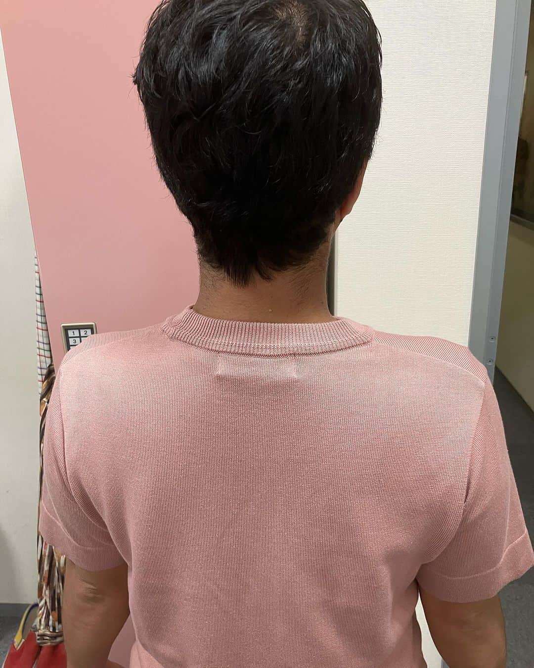 ほんこんさんのインスタグラム写真 - (ほんこんInstagram)「正解は ウエストランド井口くん #ウエストランド井口 #後ろ姿シリーズ  #後ろ姿 #ほんこん」10月3日 21時58分 - hongkong2015_4_9