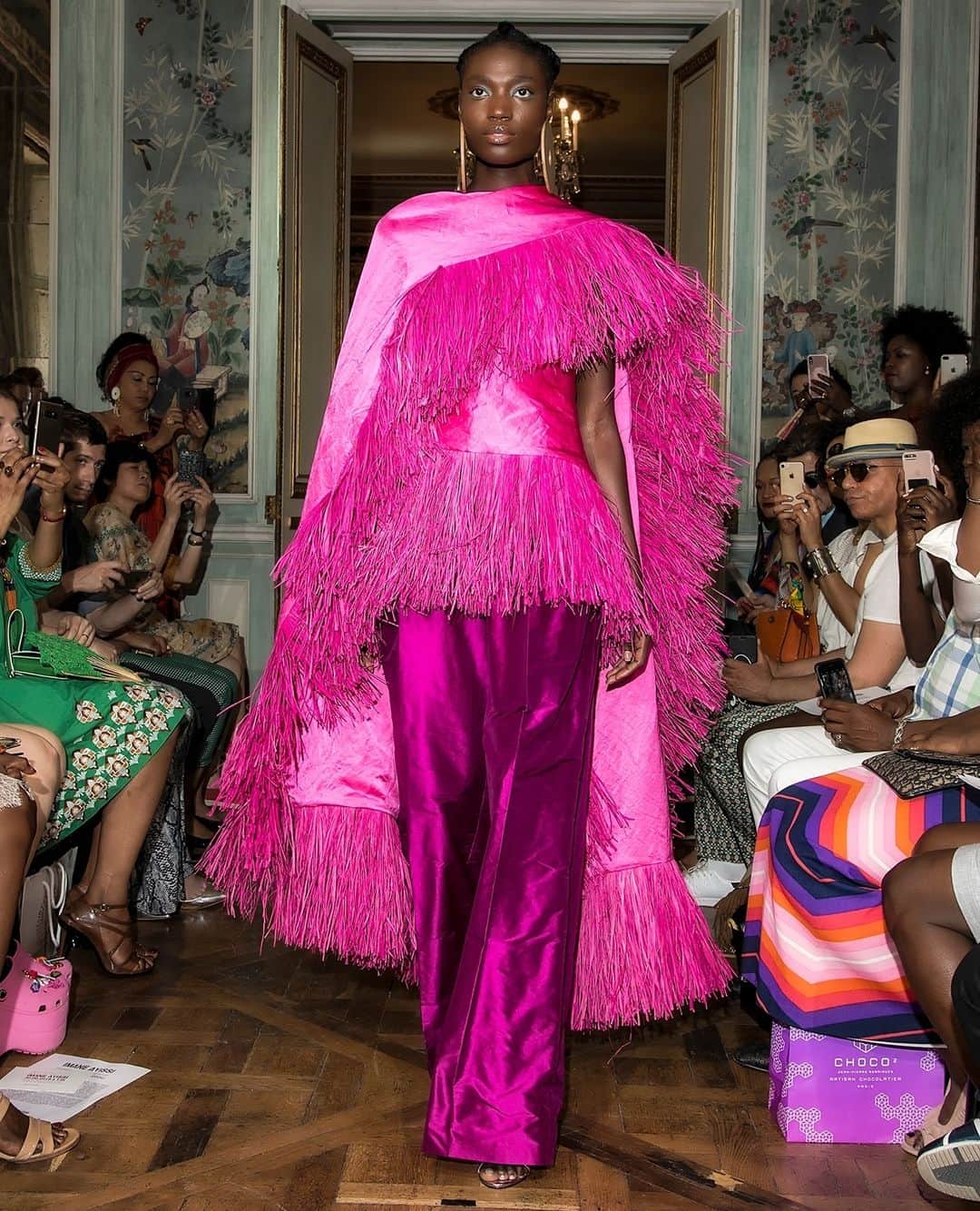 ブルックリン美術館さんのインスタグラム写真 - (ブルックリン美術館Instagram)「Charting the course, pushing boundaries, and opening conversations. ⁠ ⁠ African creatives today are doing all of this and more, while challenging assumptions about who Africans are and what African fashions can be.⁠ ⁠ Couturier Imane Ayissi's (@imane_ayissi) designs link Africa and its global diaspora with artisanal traditions and haute couture. His interpretation of traditional and organic materials, such as raffia and hemp, through minimalist couture design emphasizes the sophistication of African fashions and highlights an approach that considers the environmental impact of the fashion industry. Ayissi's work illustrates that African fashions are beyond definition and that creatives can and do choose their own paths.⁠ ⁠ Learn more about revolutionary African designers in #AfricaFashionBkM through October 22! ⁠ ⁠ #AfricaFashion #BrooklynMuseum⁠ ⁠ 📷 Imane Ayissi, Mbeuk Idourrou collection, Paris, France, Autumn/Winter 2019. (Photo: Fabrice Malard / Courtesy of Imane Ayissi) → Installation view, Africa Fashion. Brooklyn Museum, June 23–October 22, 2023. (Photo: Danny Perez)」10月3日 22時00分 - brooklynmuseum