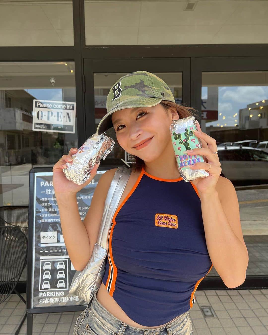 ヒロタナギサさんのインスタグラム写真 - (ヒロタナギサInstagram)「_  in 宮古島🌈  こう見えて (どう見えてw) 意外と人生初の宮古島！ ということで、 プチ長期滞在🌻 しばらく宮古島います☺︎笑  3日目にして このスローライフに幸せ噛み締めてます🪽笑  しばらく楽しみます🎶  #nagisatrip」10月3日 22時01分 - _nachan_812