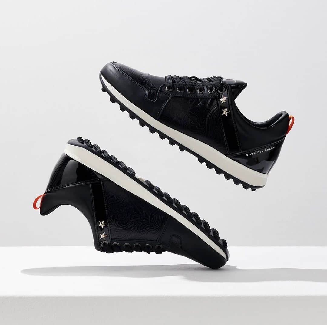 ジョージア・ホールさんのインスタグラム写真 - (ジョージア・ホールInstagram)「⭐️ GIVEAWAY TIME! ⭐️  As an official brand ambassador for Duca del Cosma, I have the honour of giving away some of my favourite golf shoes to my followers, the MJ. 👟 Join the #TeamDuca giveaway for a chance to WIN!  To enter make sure you:  Tag a friend who needs to know about this giveaway!  Ensure you are both following me and @ducadelcosma.official  That’s it. So enter now to tee off in style with Duca del Cosma golf shoes.🍀 I will pick a winner on Friday evening. Good luck   #teamduca #ducadelcosma #golfshoes #italiangolfevolution」10月3日 22時09分 - georgiahall23