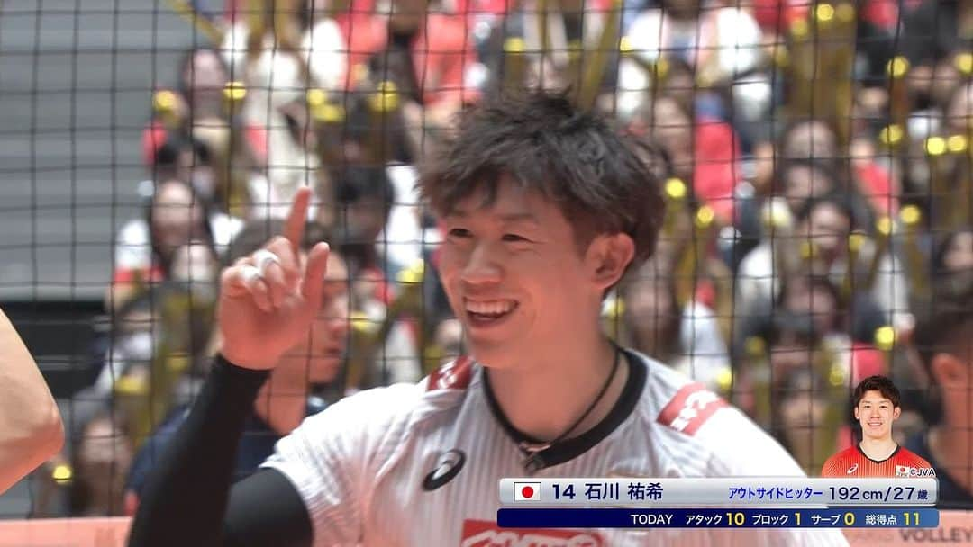 フジテレビ★バレーボールのインスタグラム：「🏐FIVBパリ五輪予選🇫🇷ワールドカップバレー2023🏆 🇯🇵日本3️⃣-0️⃣チュニジア🇹🇳(25-14,25-16,25-15) チュニジア戦 #石川祐希 選手のスーパープレーです！  📺地上波フジテレビ系列で放送！👀 📱💻TVerでもリアルタイム配信！👀 ▶️ https://bit.ly/3r8O8Cn  #ワールドカップバレー #ココで決める #バレーボール日本代表 ＃バレーボール #龍神NIPPON」