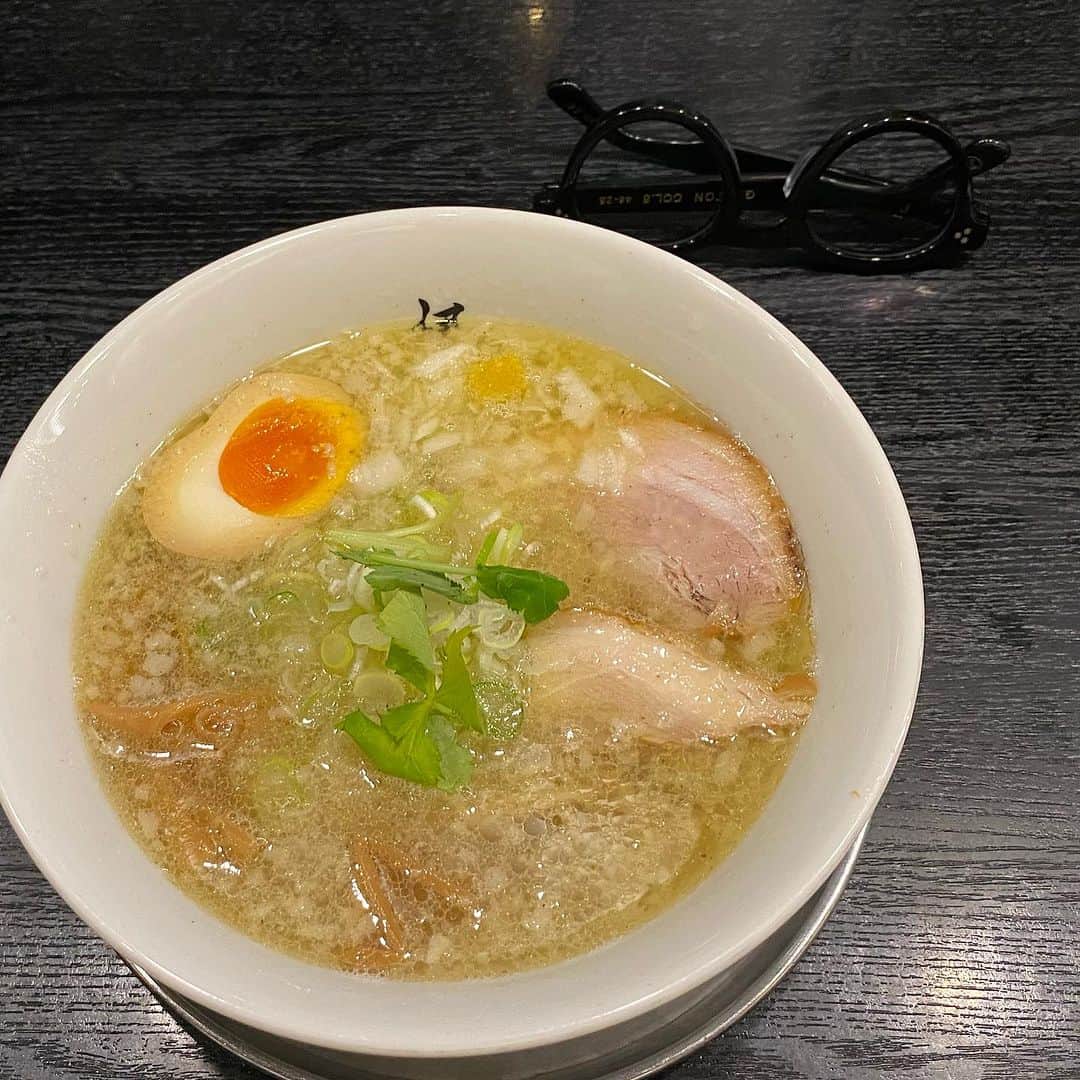 なごむのインスタグラム：「※ 先日の。  バリうま。  煮干し塩ラーメン。」