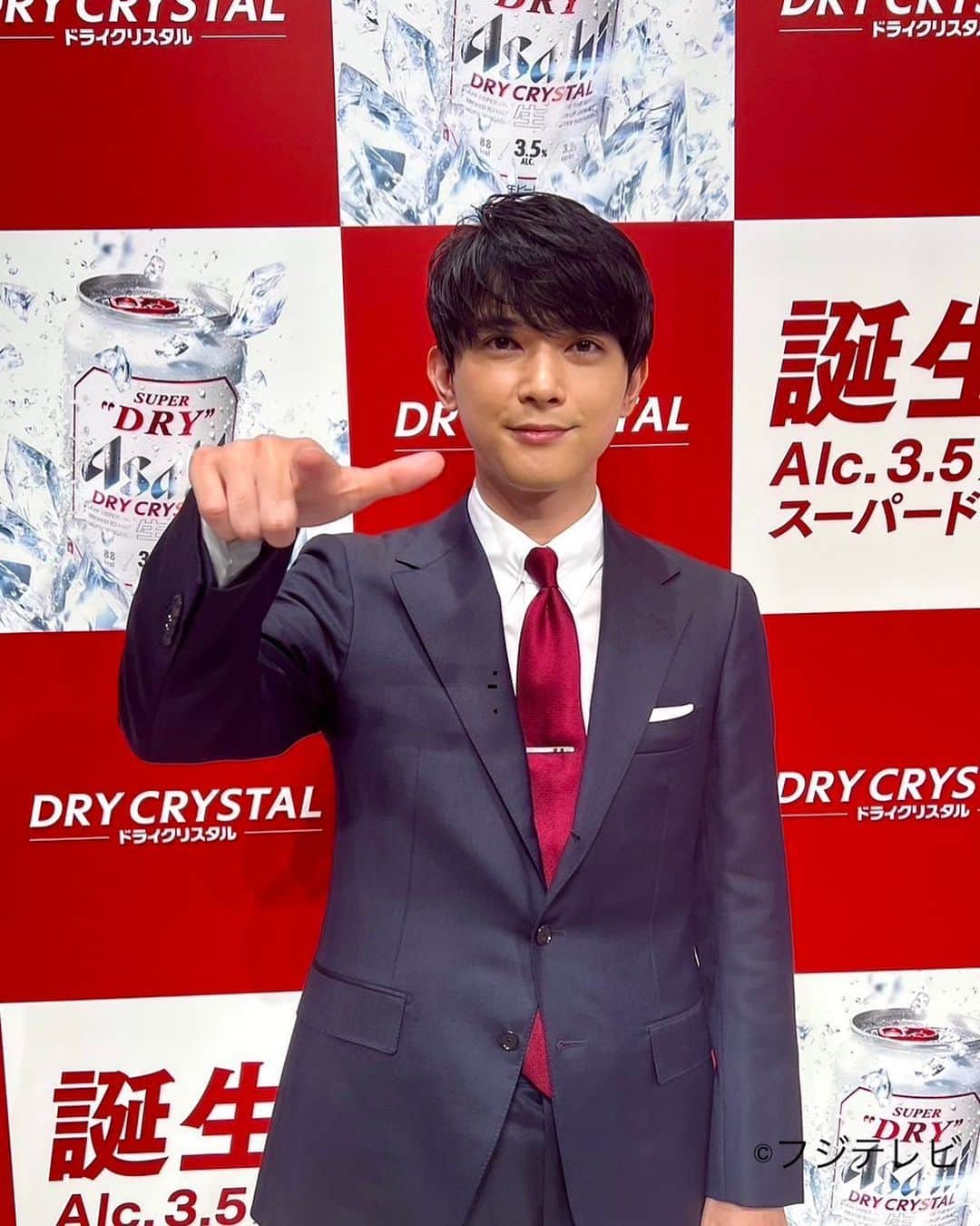 のインスタグラム：「10月4日(水)の  #ノンストップ 👆  #吉沢亮 さん にインタビュー🍀  10月4日は #天使の日 👼 吉沢さんにとって天使のように愛おしいものとは？ 最近目覚めた新たな趣味のお話も伺いました🪽🤍  ぜひご覧ください👀」