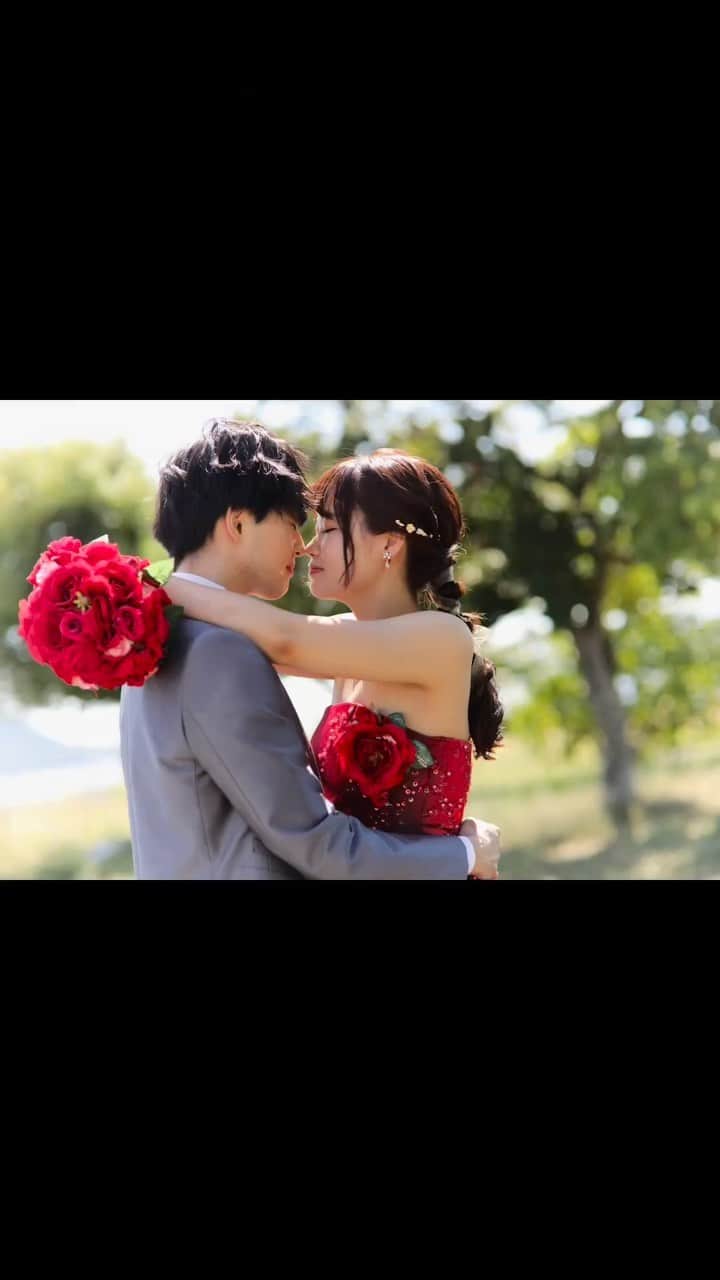 大進ウェディングのインスタグラム：「. . . Happy wedding🤵‍♂️❤️👰‍♀️ . . ロケーションフォトが大人気の季節になりました♡ 是非お気軽にご相談くださいませ😊♡ @daishin.sosha_wedding」