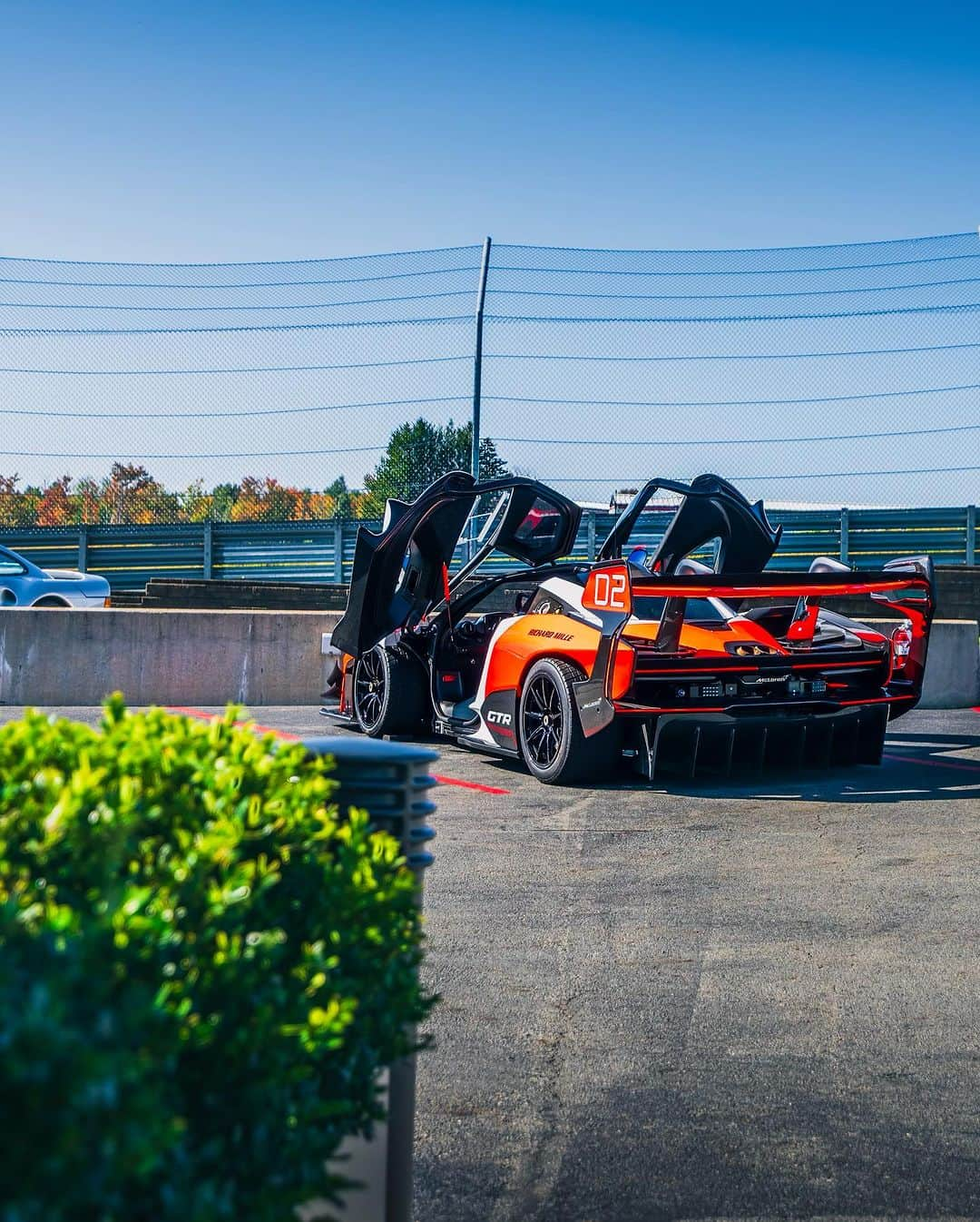 CarsWithoutLimitsさんのインスタグラム写真 - (CarsWithoutLimitsInstagram)「What a blast it was spending the weekend over at @monticellomotorclub Hypercar Track Day! This one was for the books 📚   📸 @therealabd   #carswithoutlimits #hypercars #apolloie」10月3日 22時41分 - carswithoutlimits