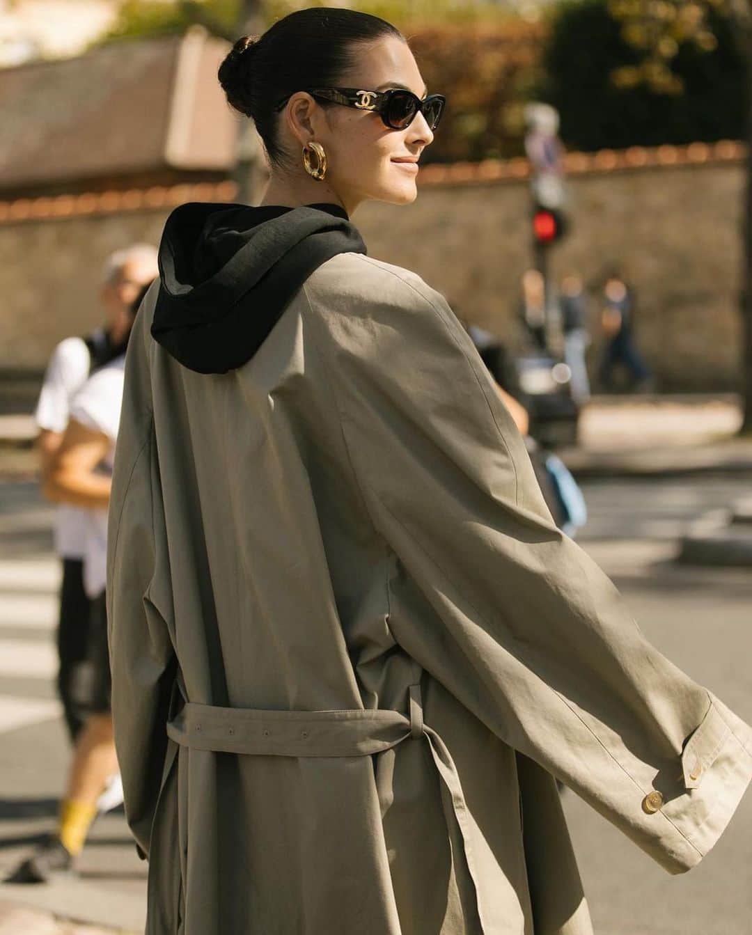 ヴィットリア・チェレッティさんのインスタグラム写真 - (ヴィットリア・チェレッティInstagram)「a v special fashion week for many reasons. thank you Virginie, Sarah, Pierpaolo, Nicolas and Chitose.  One more for the books🖤❤️.」10月3日 22時42分 - vittoria