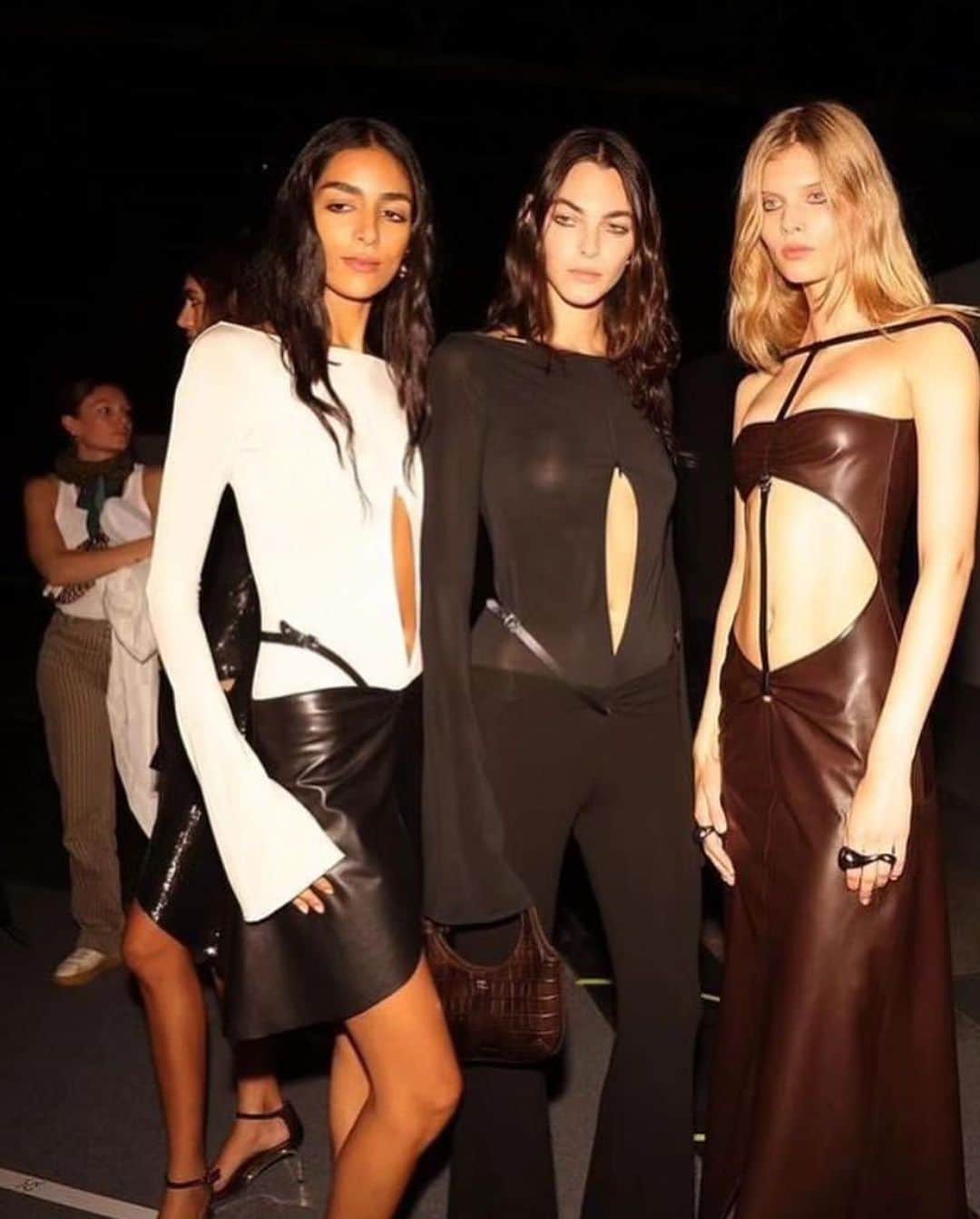 ヴィットリア・チェレッティさんのインスタグラム写真 - (ヴィットリア・チェレッティInstagram)「a v special fashion week for many reasons. thank you Virginie, Sarah, Pierpaolo, Nicolas and Chitose.  One more for the books🖤❤️.」10月3日 22時42分 - vittoria