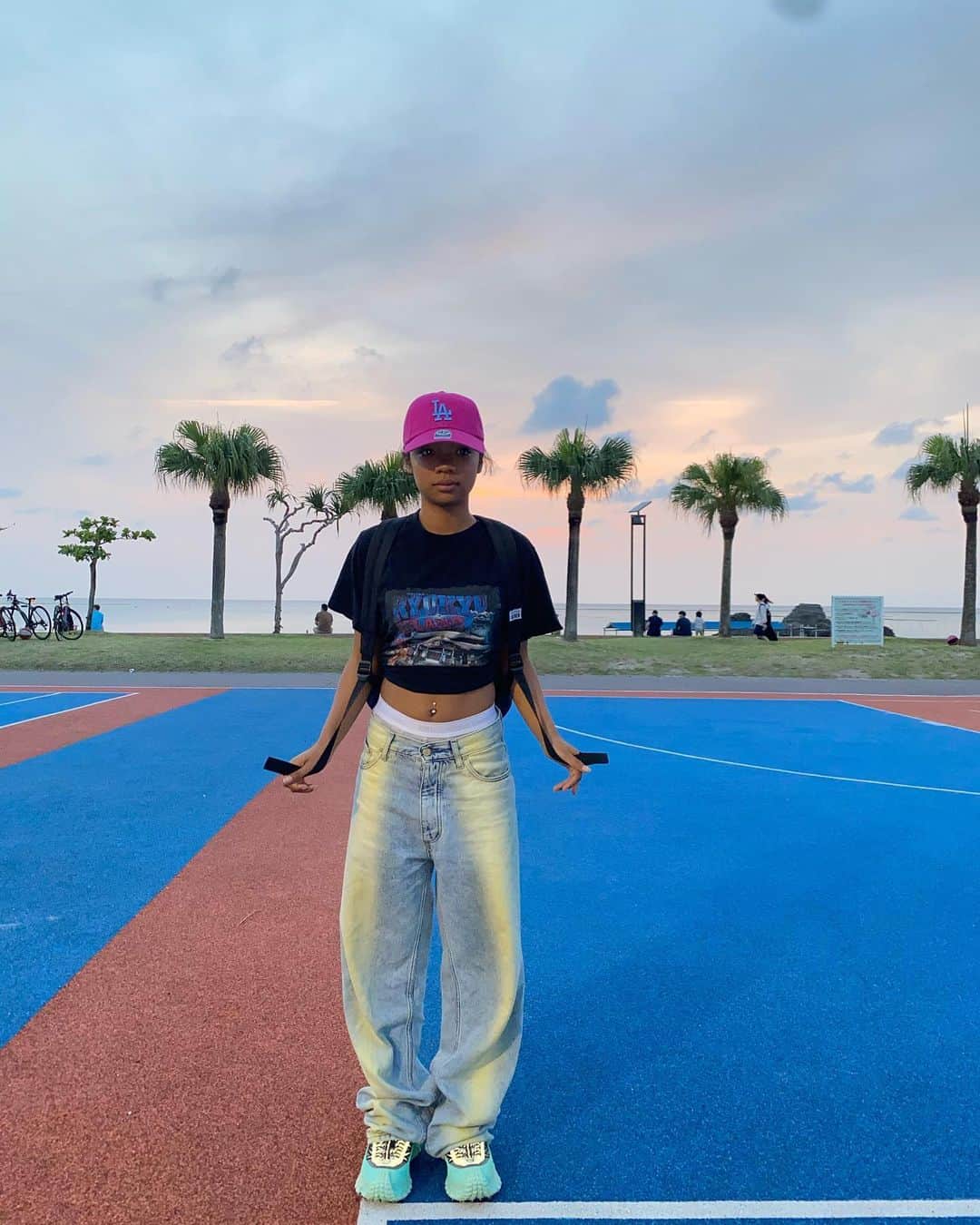 鳴響美のインスタグラム：「🧿🌴🐚」