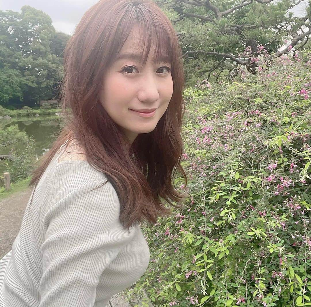 吉井明子のインスタグラム：「インスタライブありがとうございました🌰  平日夜に急に始めたライブ、お付き合いくださりありがとうございました😌そしてコメントたくさんありがとうございました！  今度は予告できたらします😂 またお会いしましょうー！  ✨アーカイブは残しませんのでご了承ください🥺  #フォローありがとうございます #インスタライブ #気象予報士 #気象キャスター #weatherforecaster #기상캐스터　#氣象主播 #これからもよろしくお願いします #smile #微笑 #미소　#オフショット」