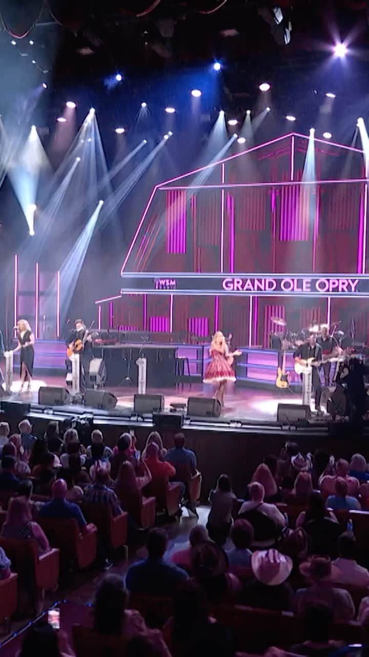 キャリー・アンダーウッドのインスタグラム：「Come join me as I’m headed back to the @opry for 2 shows on October 27th! Tickets at opry.com. Let’s take it back to the night we celebrated my 15th anniversary as an Opry member with this clip.  (*link in bio)」
