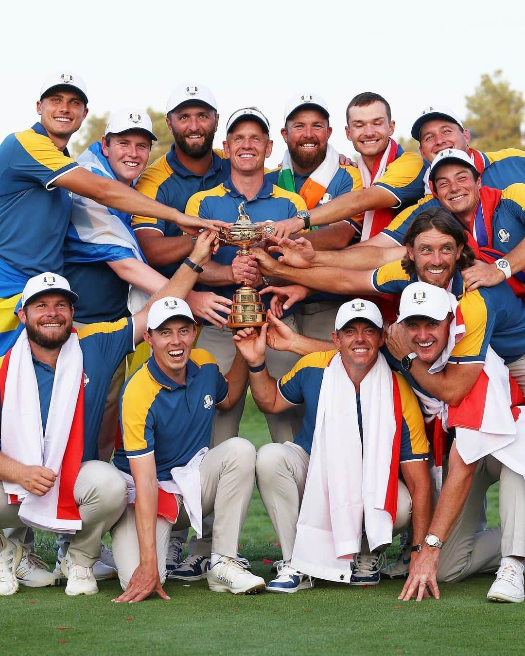 ローリー・マキロイのインスタグラム：「There’s nothing like being a part of the European Ryder Cup Team. The camaraderie and connection I feel to the players, Captain, VC’s, fans and all the back room staff makes this event the greatest week in golf. I am so proud of this team and so happy I can play a small part in its success. Memories to last a lifetime ❤️🇪🇺🇮🇹」