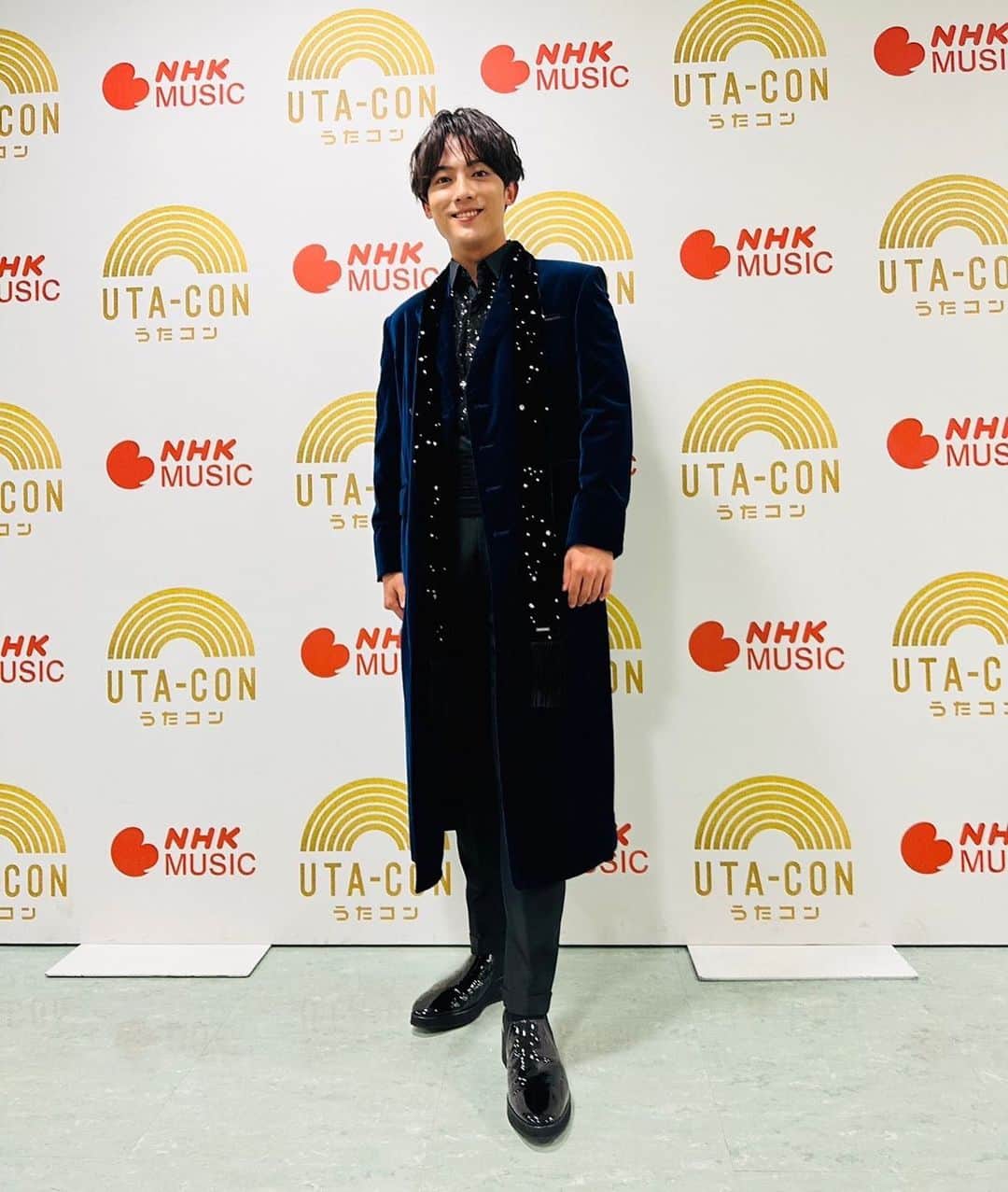辰巳ゆうとのインスタグラム：「今日はNHKさんの「うたコン」💫  「星くずセレナーデ」 歌わせていただきました🌟  これからも何度でも言うよ！  好きだとだけ言ってもかまわないかい…？🩵  #うたコン   #辰巳ゆうと  #星くずセレナーデ」