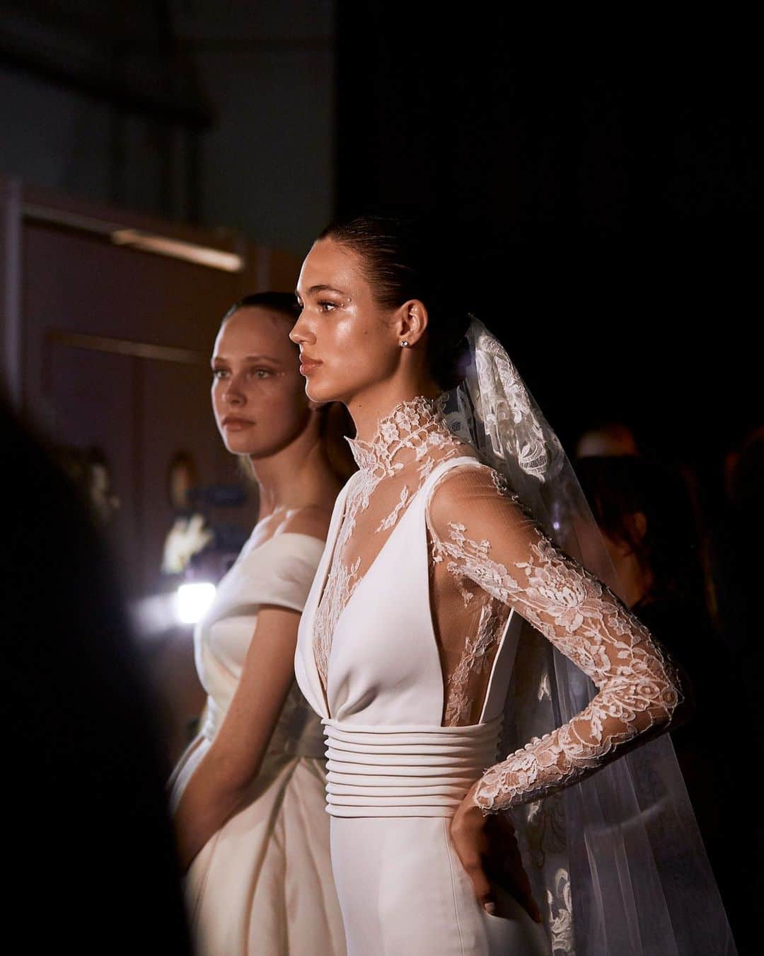 Pronoviasさんのインスタグラム写真 - (PronoviasInstagram)「Throw back to the behind the scenes of our last #PronoviasFashionShow✨ The magic, the elegance, the unforgettable moments - all captured in our late 2024 collection.  The new #AtelierPronovias collection is arriving in stores, discover the new styles available at our in-store event from October 5-9th, link in bio to book your appointment🔗」10月3日 23時30分 - pronovias