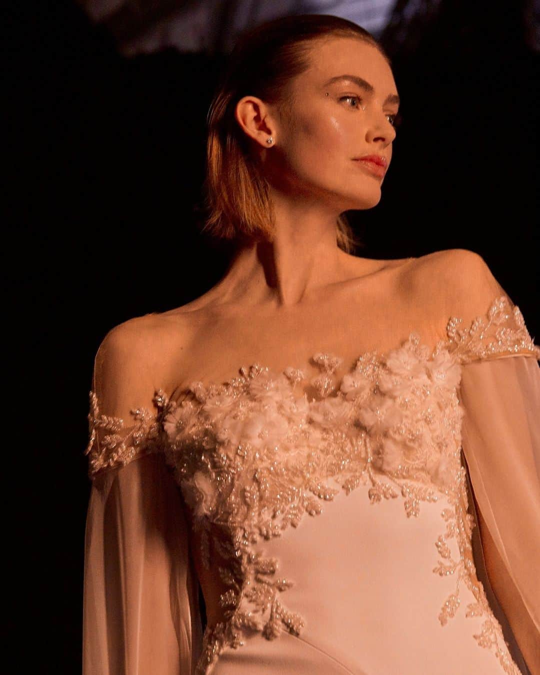 Pronoviasさんのインスタグラム写真 - (PronoviasInstagram)「Throw back to the behind the scenes of our last #PronoviasFashionShow✨ The magic, the elegance, the unforgettable moments - all captured in our late 2024 collection.  The new #AtelierPronovias collection is arriving in stores, discover the new styles available at our in-store event from October 5-9th, link in bio to book your appointment🔗」10月3日 23時30分 - pronovias