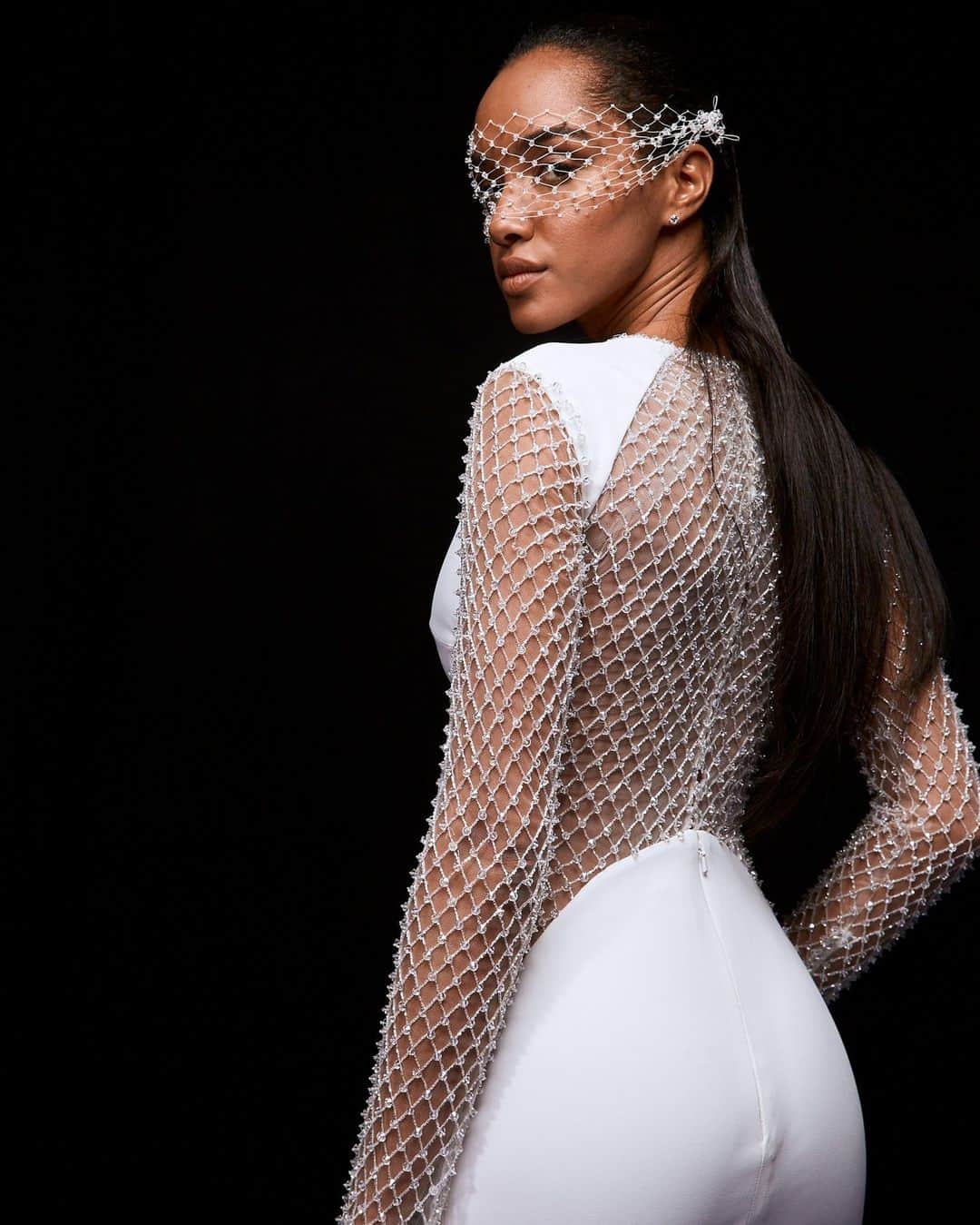 Pronoviasさんのインスタグラム写真 - (PronoviasInstagram)「Throw back to the behind the scenes of our last #PronoviasFashionShow✨ The magic, the elegance, the unforgettable moments - all captured in our late 2024 collection.  The new #AtelierPronovias collection is arriving in stores, discover the new styles available at our in-store event from October 5-9th, link in bio to book your appointment🔗」10月3日 23時30分 - pronovias