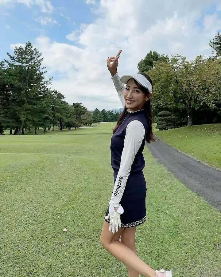 yurieのインスタグラム：「ゆいぴ @yuipisama.7 と本厚木カンツリーでゴルフ⛳️  からのうちのお店でご飯食べてくれたよ😆❤️  ありがとう❤️  #golf #golfswing #golffashion  #golfwear #golfoutfit #ゴルフ好き #ゴルフ初心者 #ゴルフ練習 #ゴルフ女子 #ゴルフ男子 #ゴルフ上手くなりたい #ゴルフ好きと繋がりたい#ゴルフウェアー  #ゴルフスイング #골프 #ゴルフコーデ #スポーツ女子 #ゴルフ旅 #高尔夫球 #กอล์ฟ  #ゴルフ旅行 #リゾートゴルフ　#アルチビオ」