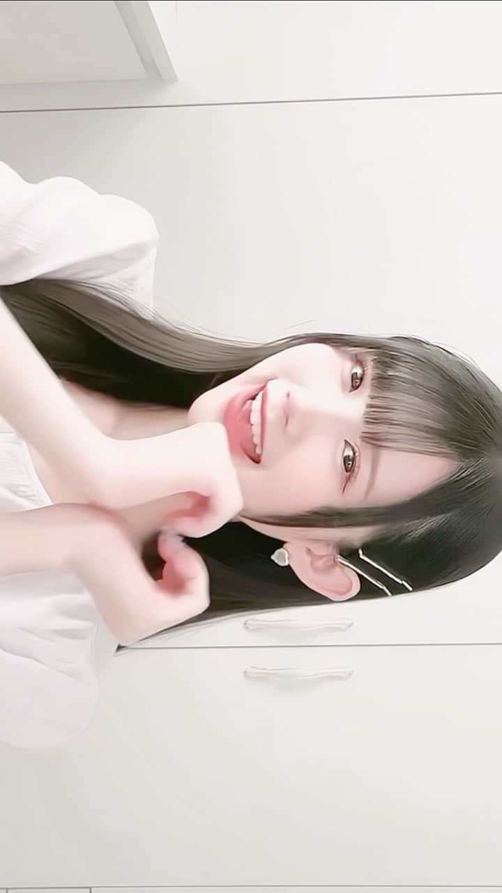 林于馨のインスタグラム：「先跟各位的脖子說聲抱歉了ﾃﾍ(´•ᢦ•ก)𖤐 ̖́-」
