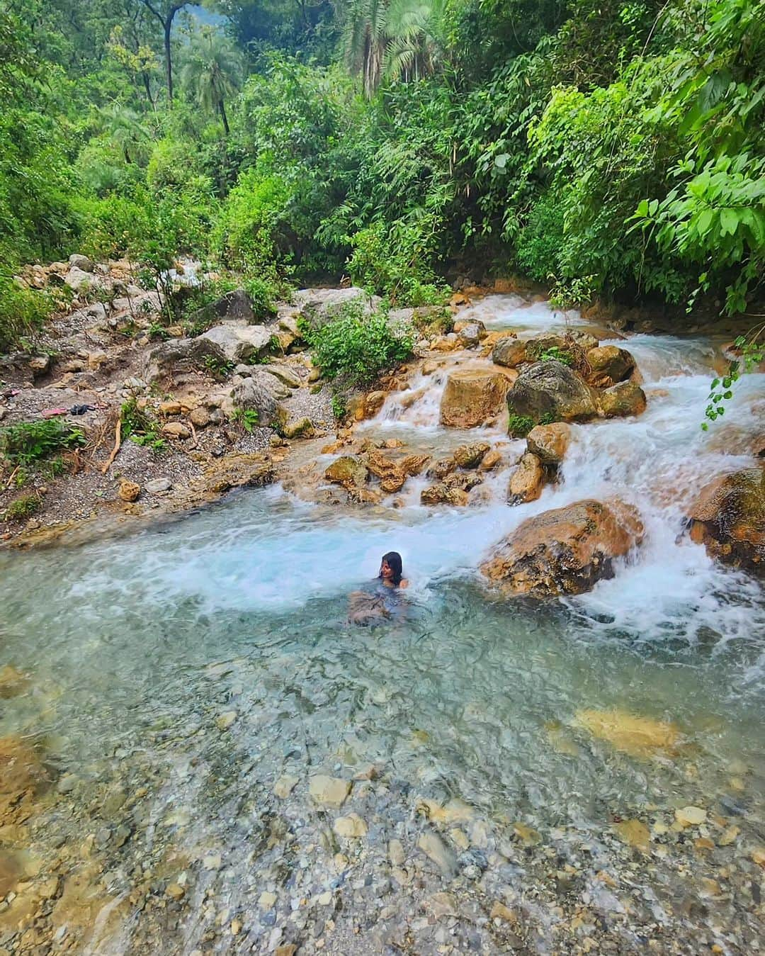 Nikonさんのインスタグラム写真 - (NikonInstagram)「The picturesque beauty - Secret waterfall in Rishikesh  #rishikesh #secretwaterfall #tapovan #rishikeshdiaries #thingstodoinrishikesh」10月4日 0時27分 - the.annette.stories