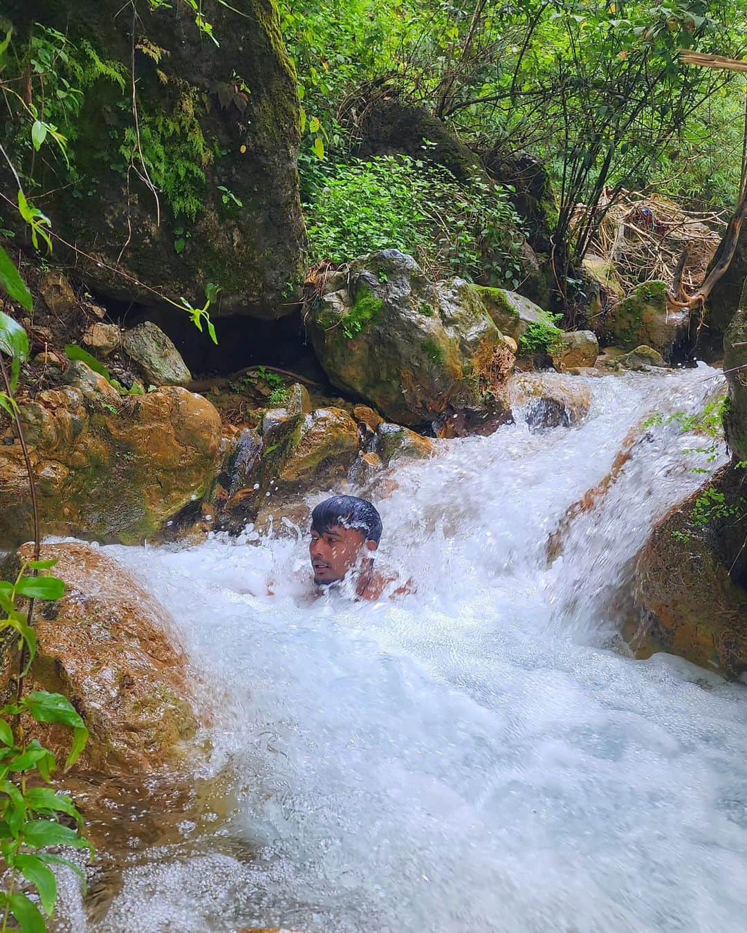 Nikonさんのインスタグラム写真 - (NikonInstagram)「The picturesque beauty - Secret waterfall in Rishikesh  #rishikesh #secretwaterfall #tapovan #rishikeshdiaries #thingstodoinrishikesh」10月4日 0時27分 - the.annette.stories