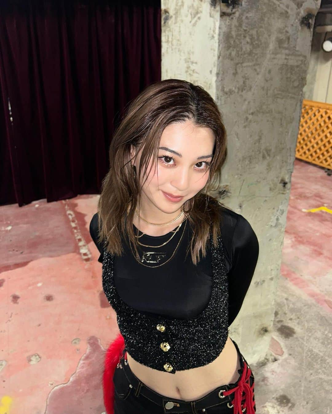 金谷鞠杏さんのインスタグラム写真 - (金谷鞠杏Instagram)「ーーーーーーーーーーーーーーー すきでしょ？🖤  Styling by @taiji_tj  #genic #new #blackred」10月4日 0時28分 - mariannu_official