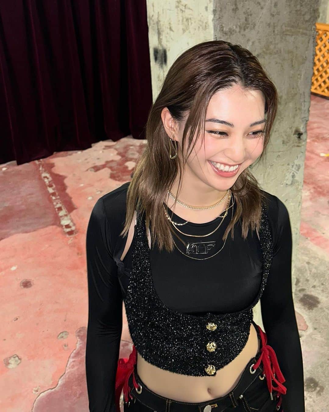 金谷鞠杏さんのインスタグラム写真 - (金谷鞠杏Instagram)「ーーーーーーーーーーーーーーー すきでしょ？🖤  Styling by @taiji_tj  #genic #new #blackred」10月4日 0時28分 - mariannu_official