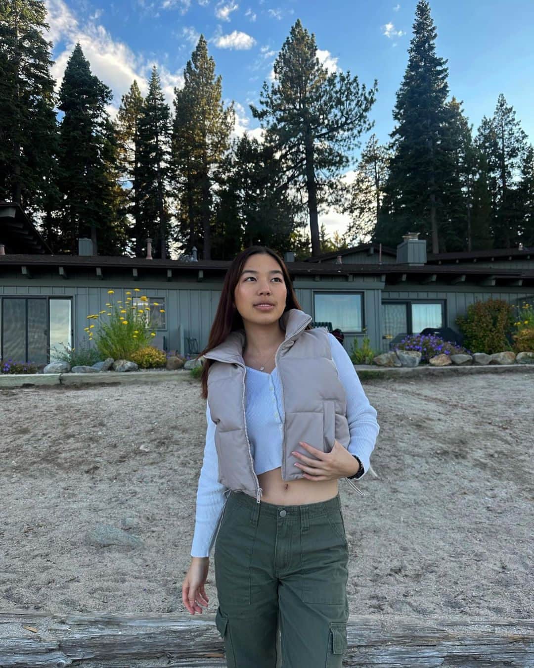 Hollister Co.さんのインスタグラム写真 - (Hollister Co.Instagram)「tuesday’s are for cute fall 'fits 💗   📸: @jas.mine.ang @bahar.deana  @ajaschon  @lifeaccordingtoky  @haileyyysage」10月4日 0時35分 - hollister