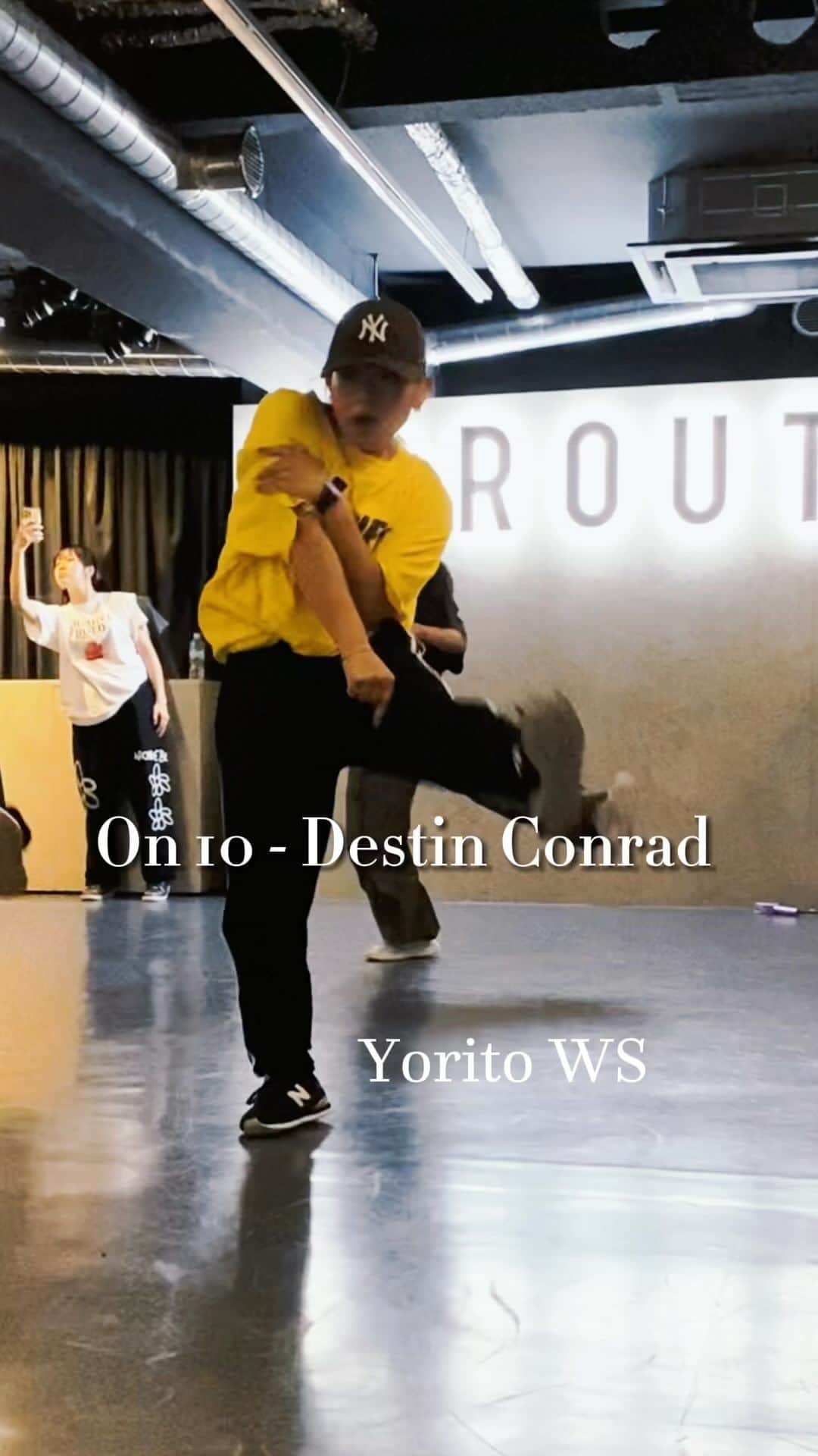 夢弓のインスタグラム：「Yorito kun WS  On 10 / Destin Conrad  🧠💃/ @yorito.dance  ・ 振り飛ばして無茶苦茶悔しかったけど落ち着いた曲でストーリーとか世界観とか自分の思ってる感じ？伝えるってテーマが踊るたびに引き出しが増えていってめっちゃ勉強なりました🌱 むゆにとってないスタイルやから次の振りなんやろって毎回ドキドキするし曲にどうコネクトするかとか、、もろもろ 全部が楽しかったです👀 #yorito #workshop #osaka #sproutstudio #on10 #destinconrad #style #dance #choreo #舞蹈」