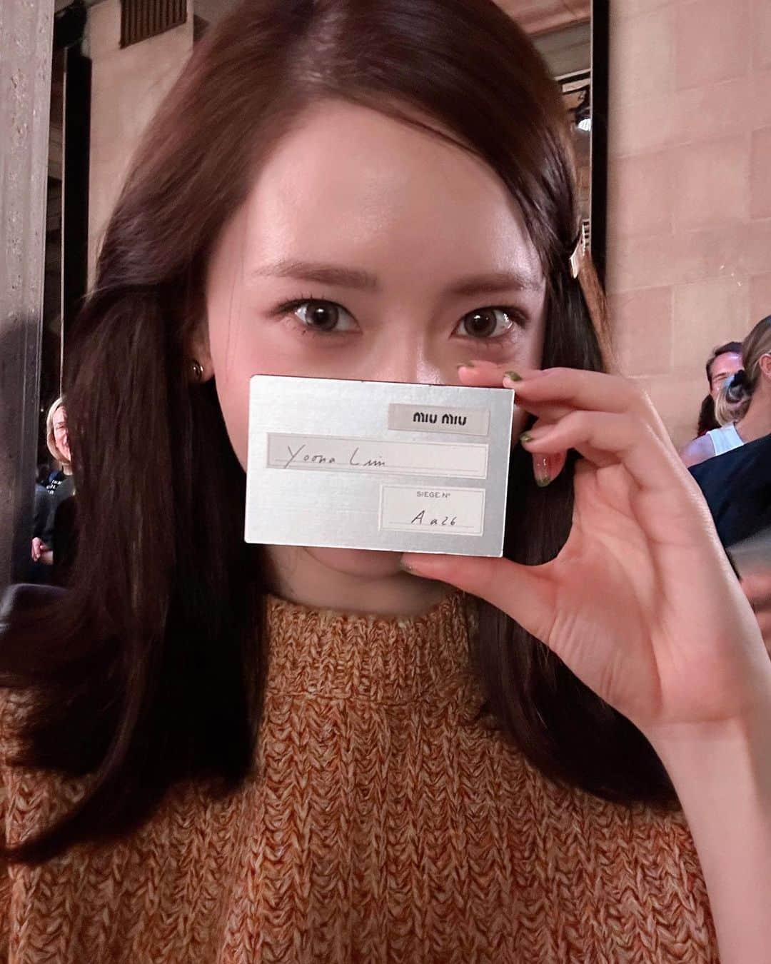 ユナさんのインスタグラム写真 - (ユナInstagram)「Another amazing s/s Fashion Show 😉 in Paris  Breathtaking !   @MiuMiu #MiuMiuSS24 #MiuMiu」10月4日 0時48分 - yoona__lim