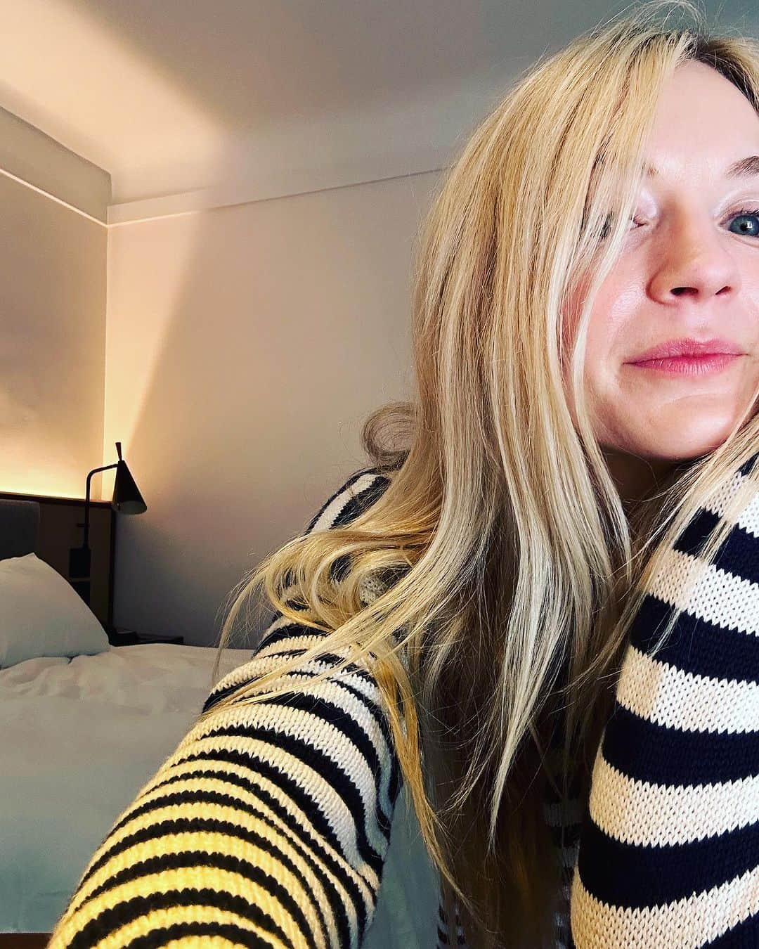 エミリー・キニーさんのインスタグラム写真 - (エミリー・キニーInstagram)「Stripey Hamburglar vibes today 👌」10月4日 0時50分 - emmykinney