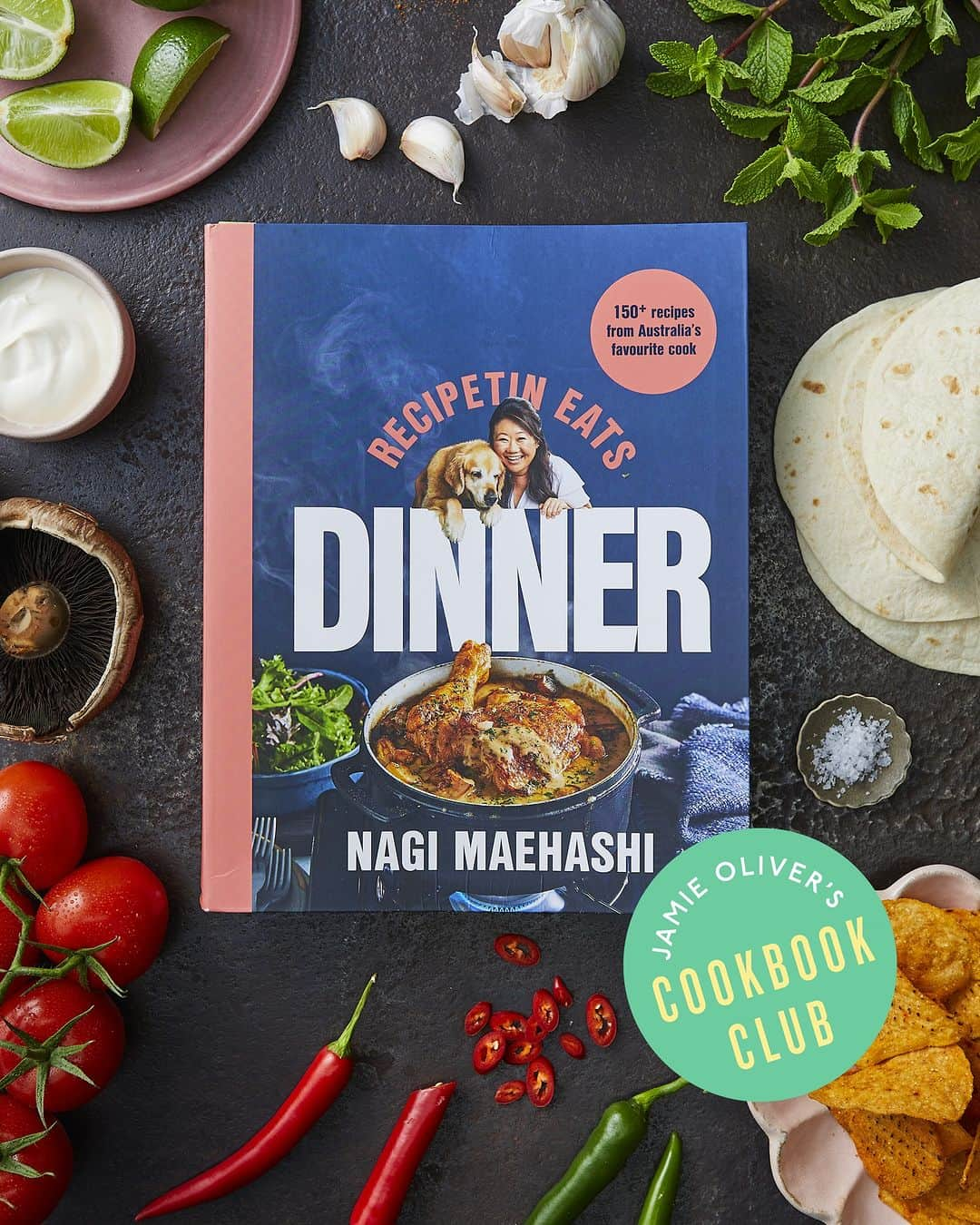 ジェイミー・オリヴァーのインスタグラム：「Hello glorious people !! It's that time of the month for me to announce my October Cookbook Club book of the month ! It's an absolute belter of a book....@recipe_tin Eats: Dinner by Nagi Maehashi !! I love her written word, I love her voice and I love her energy. I really resonate with how tried and tested all of her recipes are and think the QR codes for videos on all the recipes are genius !   Don't forget all my Cookbook Club members on Facebook get some exclusive recipes to try each month 👉👉👉 Nagi has very kindly shared her..... Mushroom quesadillas Spicy Sichuan pork noodles Magic baked chicken fried rice  Plus an exclusive 50% OFF discount code for the book so hit the link in my bio to join now if you haven't already! #JamieOliversCookbookClub #ad」