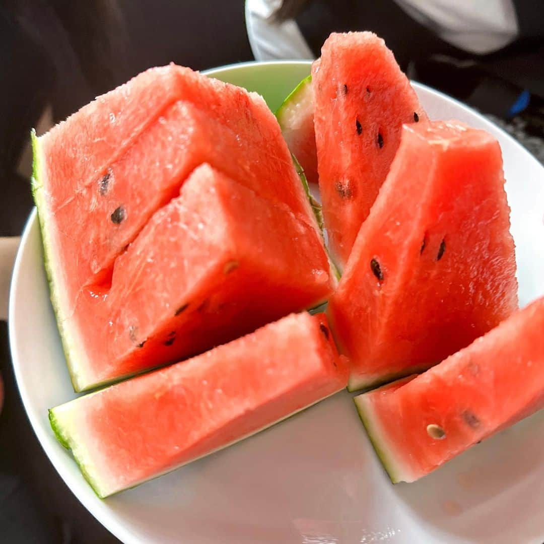 畑下由佳のインスタグラム：「季節を無視して、未だひっそり夏の投稿…🍉🌃  #いつのだよシリーズ  #夏らしいことできて満足した日」