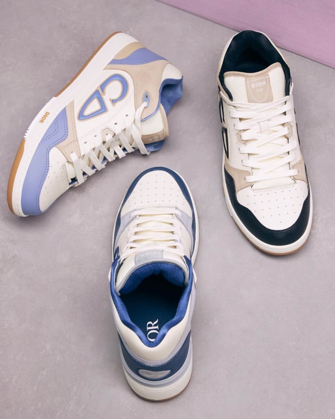 HYPEBEASTさんのインスタグラム写真 - (HYPEBEASTInstagram)「@dior looks to expand its footwear lineup with a new silhouette dubbed B57.⁠ ⁠ Designed by Kim Jones, the brand’s latest sneakers boast a reinvented, retro facade that’s crafted to complete both casual and formal looks with a fusion of “elegance and sportswear.” Fronting two shades of leather, the design offers an old-time take on the classic Dior B27 silhouette, which was introduced in 2020, with modern House tones, including gray and navy. ⁠ ⁠ The B57 hosts the same “CD” initials that appear on the label’s athletic B30 sneakers with a Dior Oblique jacquard fabric finish, while Dior’s name branding appears on the lateral side of the midsole. Look for these to arrive beginning of October 10 for approximately $1,150.⁠ Photo: Dior」10月4日 0時58分 - hypebeast