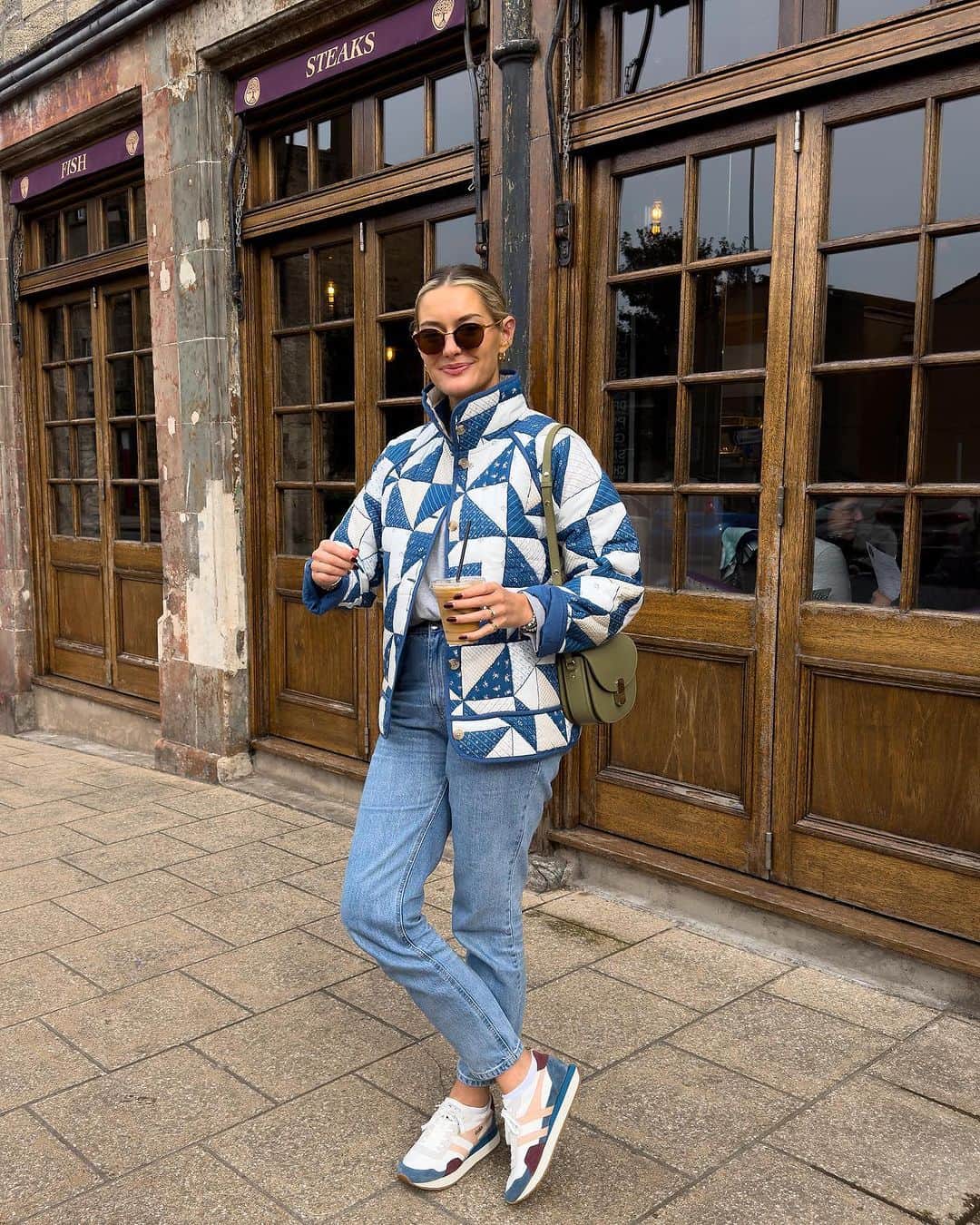 ゴーラのインスタグラム：「@hayley.b.daines giving the ultimate AW styling inspo 💙  Shop now at Gola.co.uk  🔎 style: Indiana」