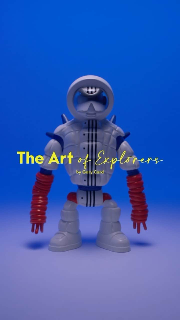 のインスタグラム：「When creativity is unleashed, nowhere is off limits.   Harnessing exploration from the mountain to the city, artist @garycard created a ‘faithful puffer warrior companion’ inspired by the new Moncler x @adidasoriginals collection.  Explore the designs that inspired the sculpture now on moncler.com.   #MONCLERADIDASORIGINALS  #MONCLERGENIUS」