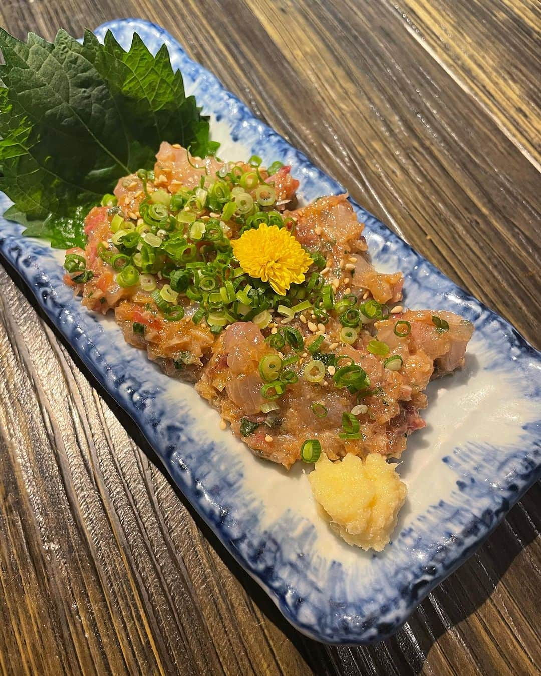 おっきゃがりのインスタグラム：「こんにちはおっきゃがりです‼️ 本日ご紹介する料理は魚のなめろう✨ いろんな魚と味噌を混ぜ造る一品。 日本酒との相性が抜群です。 ーーーーー海鮮と寿司ーーーーー   季楽酒場おっきゃがり  　　　　　-営業時間-  　　平日17 :00〜25:00(Lo24:00)  土日祝17:00〜25:00(Lo24:00)  　　　　　-電話番号-  　　　　06-6454-3511  　　　　　　-住所- 　　大阪市福島区福島７丁目 　　　　　２-５ふくまる通り57    －－－－－－姉妹店－－－－－－ 　　うたげどころ　うぉっしゅ  　　　　　-住所- 　　北区曽根崎新地２丁目 　　　３-１３若杉大阪駅前ビル Ｂ1Ｆ  #オーゼットカンパニー #居酒屋 #寿司酒場 #日本酒 #魚 #海鮮 #アテ寿司 #寿司 #おっきゃがり #アルバイト募集 #ふくまる通りグルメ #魚しか勝たん #寿司しか勝たん #ぐるめすきな人と繋がりたい #酒すきな人と繋がりたい #さけすたぐらむ #大阪 #福島区 #福島区グルメ #うたげどころうぉっしゅ #好きな人がいること #うますぎ」